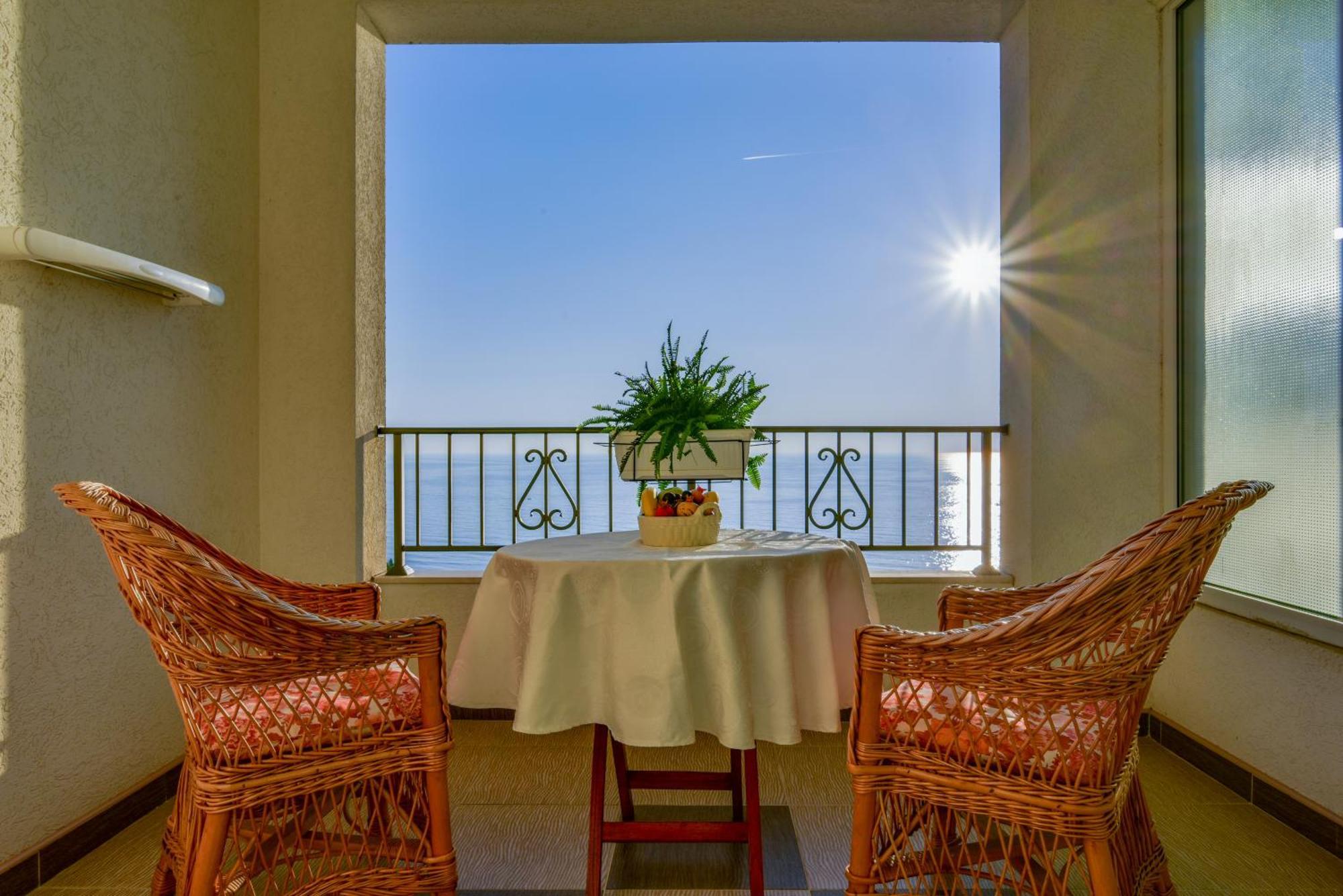 Apartments Leut Sveti Stefan Camera foto