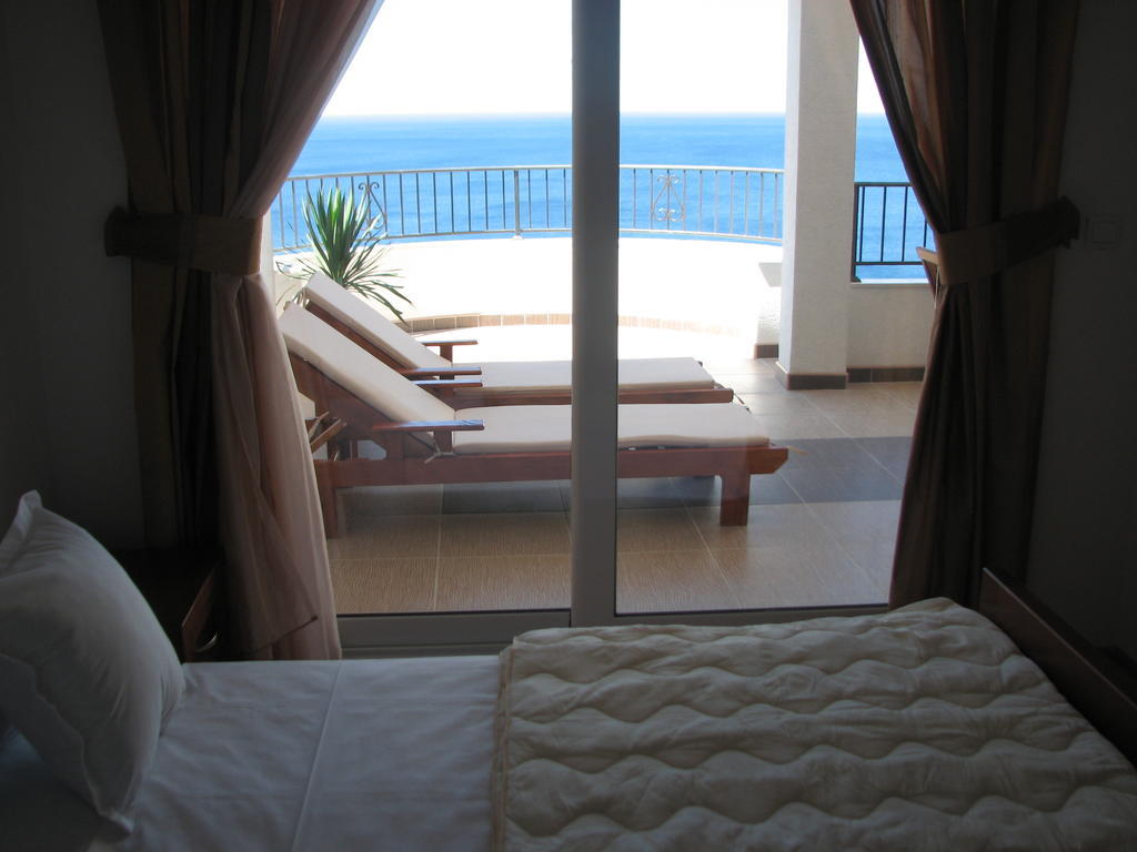 Apartments Leut Sveti Stefan Camera foto
