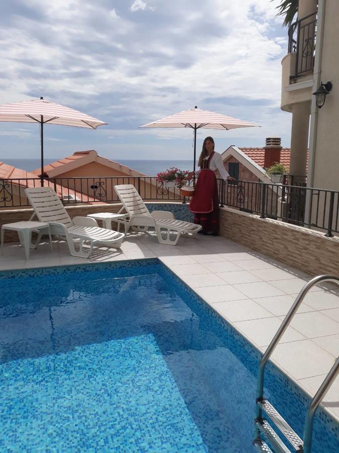 Apartments Leut Sveti Stefan Esterno foto