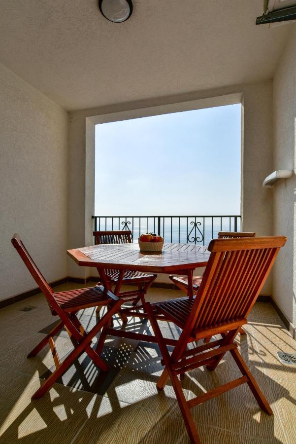Apartments Leut Sveti Stefan Esterno foto